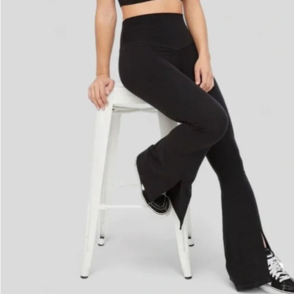 Offline by Aerie Black Real Me Xtra High Rise Long Flare Slit Leggings sz Small - Picture 7 of 8